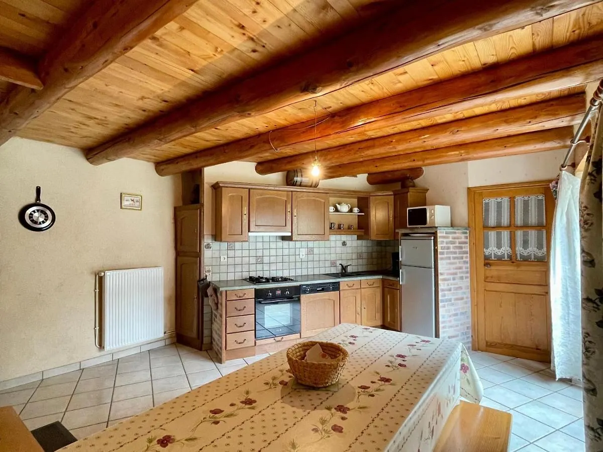 Semesterbostad Ferme Renovee, 3 Chambres, Cheminee - Fr-1-582-207 Saint-Ilpize Frankrike