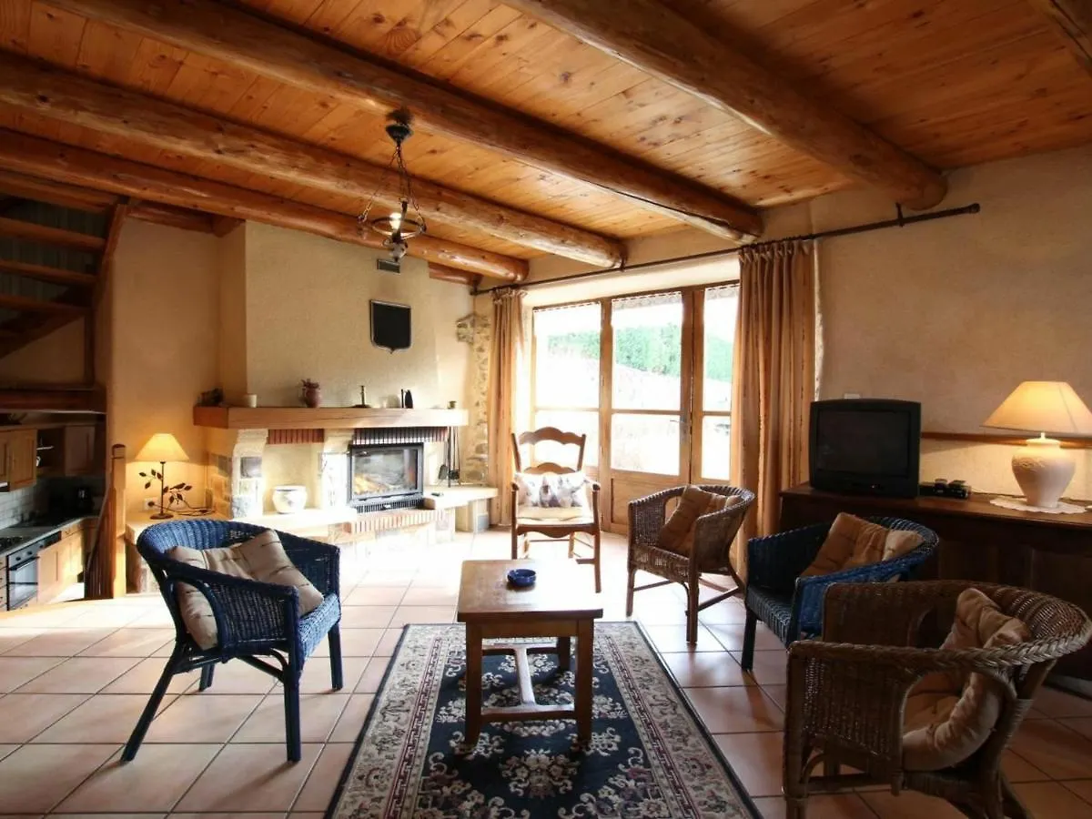 Semesterbostad Ferme Renovee, 3 Chambres, Cheminee - Fr-1-582-207 Saint-Ilpize
