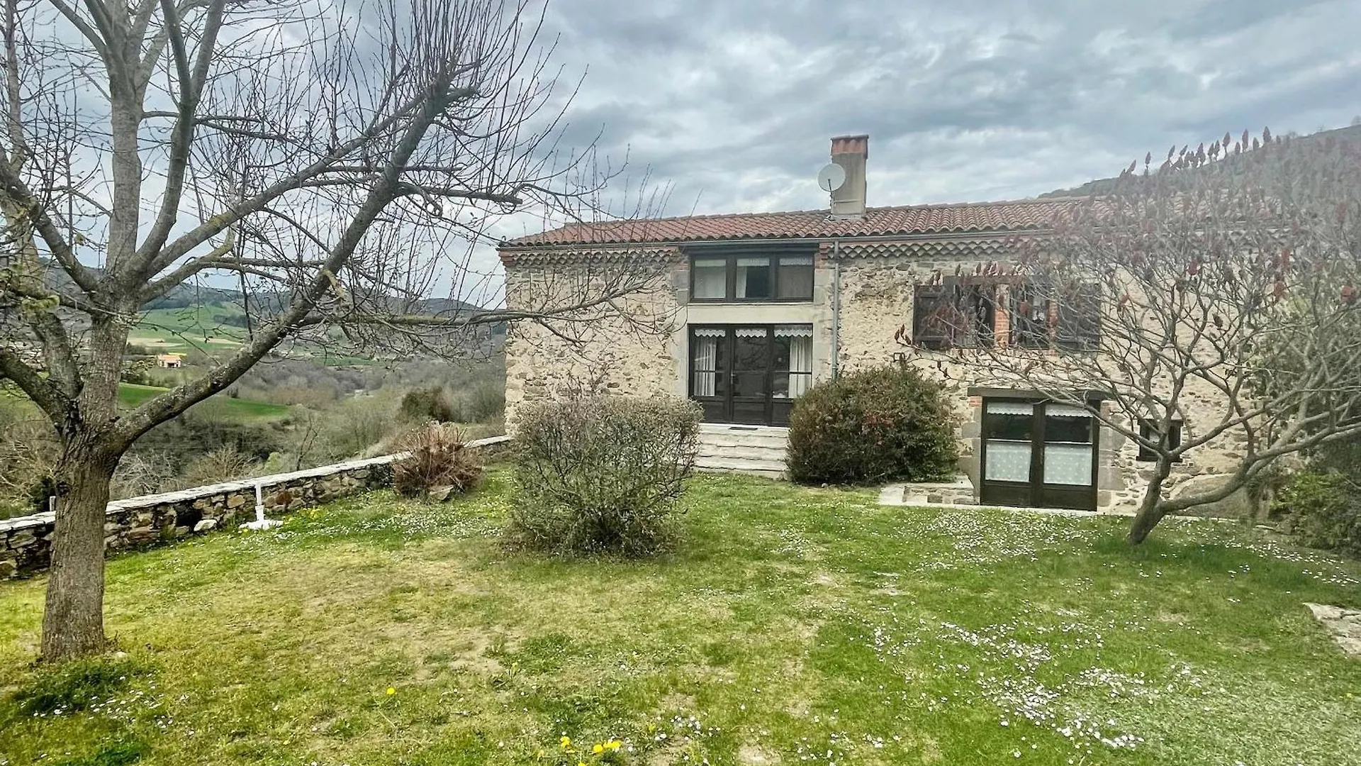 Ferme Renovee, 3 Chambres, Cheminee - Fr-1-582-207 Saint-Ilpize